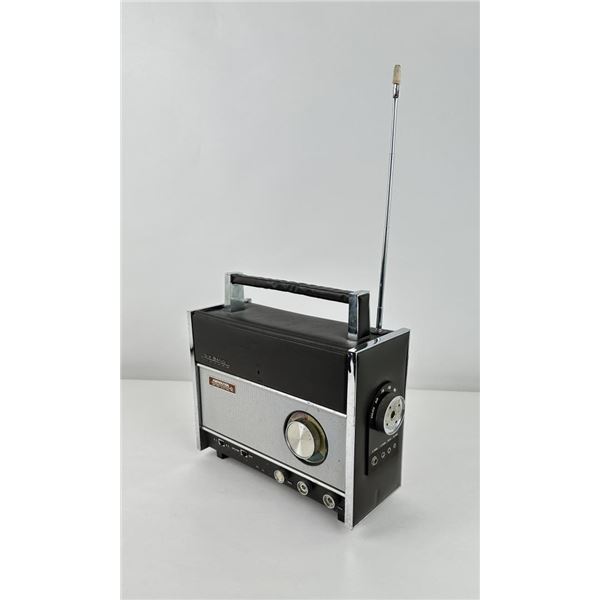 Soundesign 6-Band Radio Model 2660B