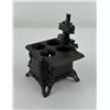 Image 2 : Cast Iron Queen Salesman Sample Stove