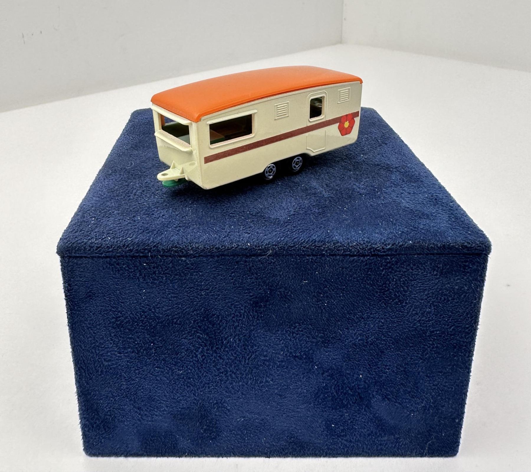 Matchbox Lesney 57 Caravan Superfast Trailer