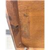 Image 8 : Antique Quartersawn Oak Parlor Table