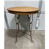 Image 4 : Antique Ice Cream Shop Table and 4 Chairs