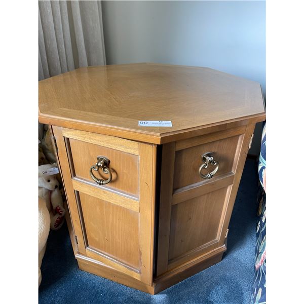 End Tables Matching Pair WIth Glass Tops 25 x 25 x 22T