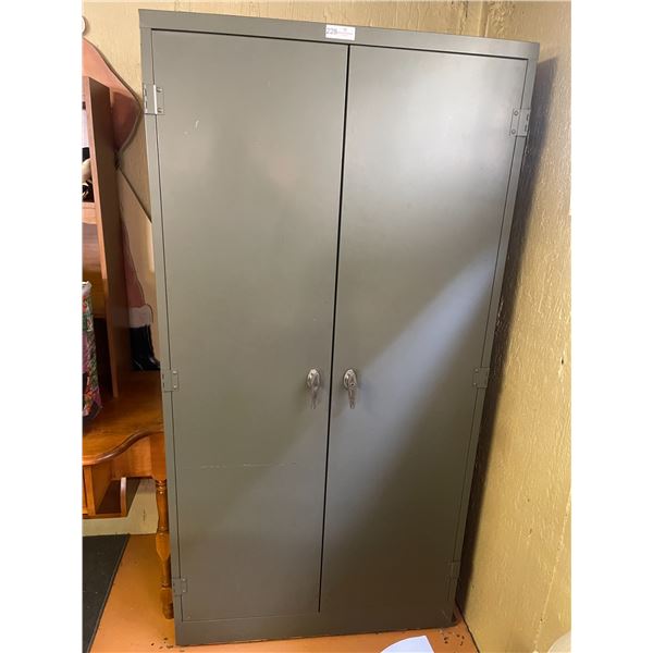 Metal Storage Cabinet 37W x 20D x 73T