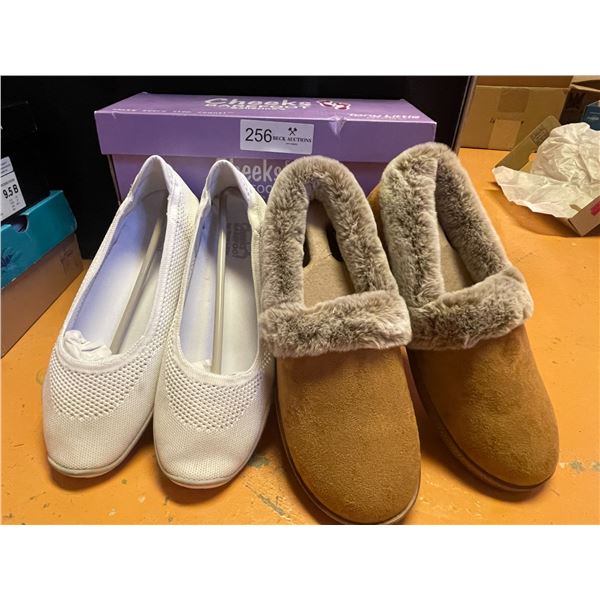 Cheaks Barefoot & Sketchers SIze 9