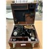 Image 2 : VINTAGE PROPERTY AIR FORCE U.S ARMY A10 SEXTANT IN WOODEN TRANSPORT CASE