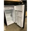 Image 2 : STAINLESS STEEL RCA RFR322-B MINI FRIDGE