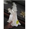 Image 2 : 3 DECORATIVE CERAMIC FIGURINES & A WOODEN STAR