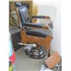 Image 2 : UPHOLSTERED OAK ANTIQUE BARBER'S CHAIR