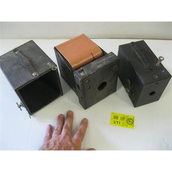 2 BOX CAMERAS - Dodds Auction