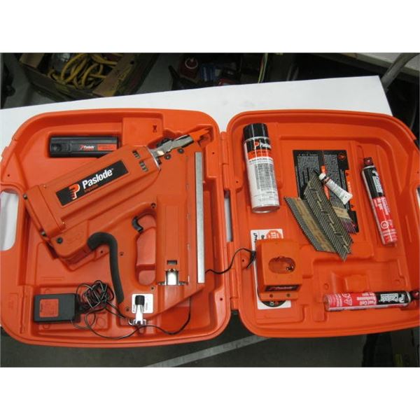 PASLODE CORDLESS BATTERY OPERATED NAILING GUN, NEEDS BATTERIES