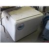 Image 1 : LG. HEAVY DUTY FIBREGLASS COOLER CHEST