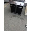 Image 2 : WEBER PROPANE 3 BURNER BBQ