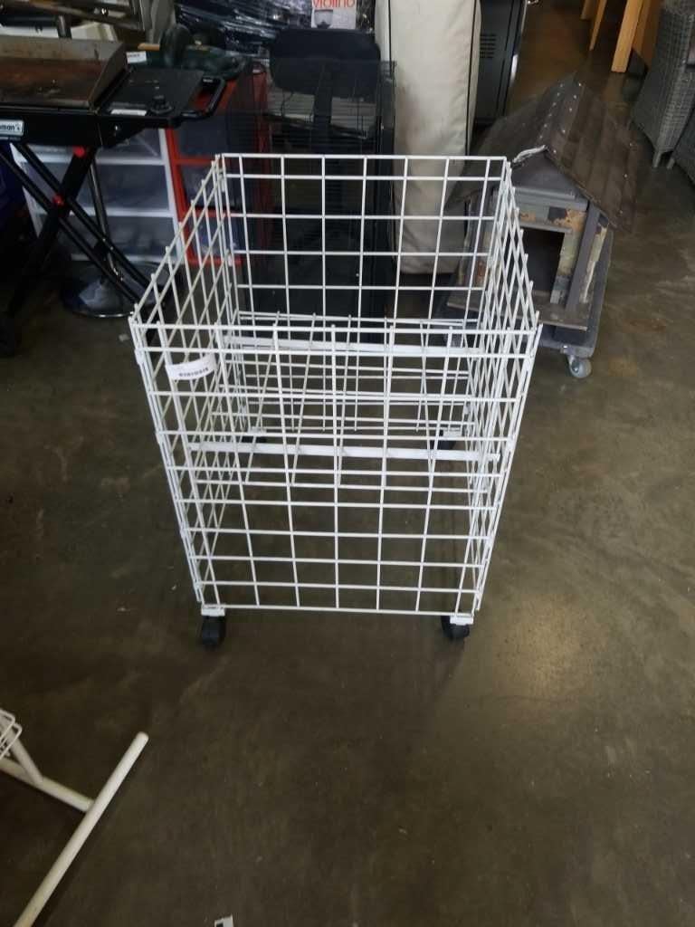 SHORT ROLLING GRIDWALL DISPLAY RACK