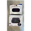 Image 2 : 2 TIMEX ALARM CLOCK - 1 W/ WIRELESS AND USB CHARGING