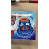 Image 4 : NEW INFLATABLE BASKETBALL HOOP AND 26 PC BEACH TOYS