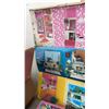 Image 9 : BOX OF BARBIES, BARBIE COLLECTIBLES AND HOUSE