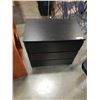 Image 2 : 3 DRAWER DRESSER