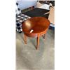 Image 2 : OVAL BOMBAY SIDE TABLE