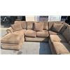 Image 2 : 3 PC UPHOLSTERED SECTIONAL VERY GOOD CONDITION