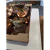 Image 3 : BOX OF COPPER AND BRASS COLLECTIBLES