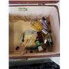 Image 9 : TRAY OF JEWELRY AND MAKEUP CASE WITH PERFUME