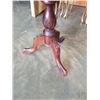 Image 3 : ROUND CARVED CLAWFOOT END TABLE