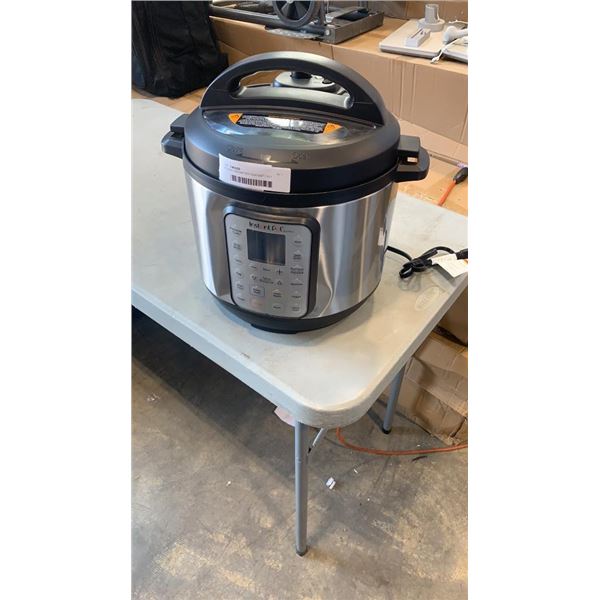 AS NEW INSTANT POT DUO 8QT 7 IN 1 PRESSURE COOKER TESTED AND WORKING - RETAIL $139