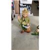 Image 2 : 3 HAND PAINTED AND SIGNED ITALIAN PORCELAIN FIGURES