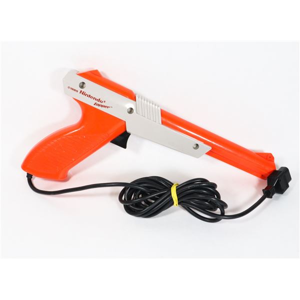 #949 NINTENDO  NES LIGHT GUN ZAPPER ORANGE
