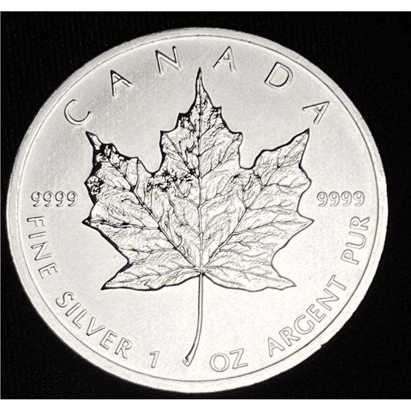 2012 Canada $5 Maple Leaf 1 ozt .9999 Silver