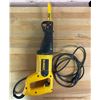 Image 2 : DeWalt - reciprocating saw w/ case - model: DW303