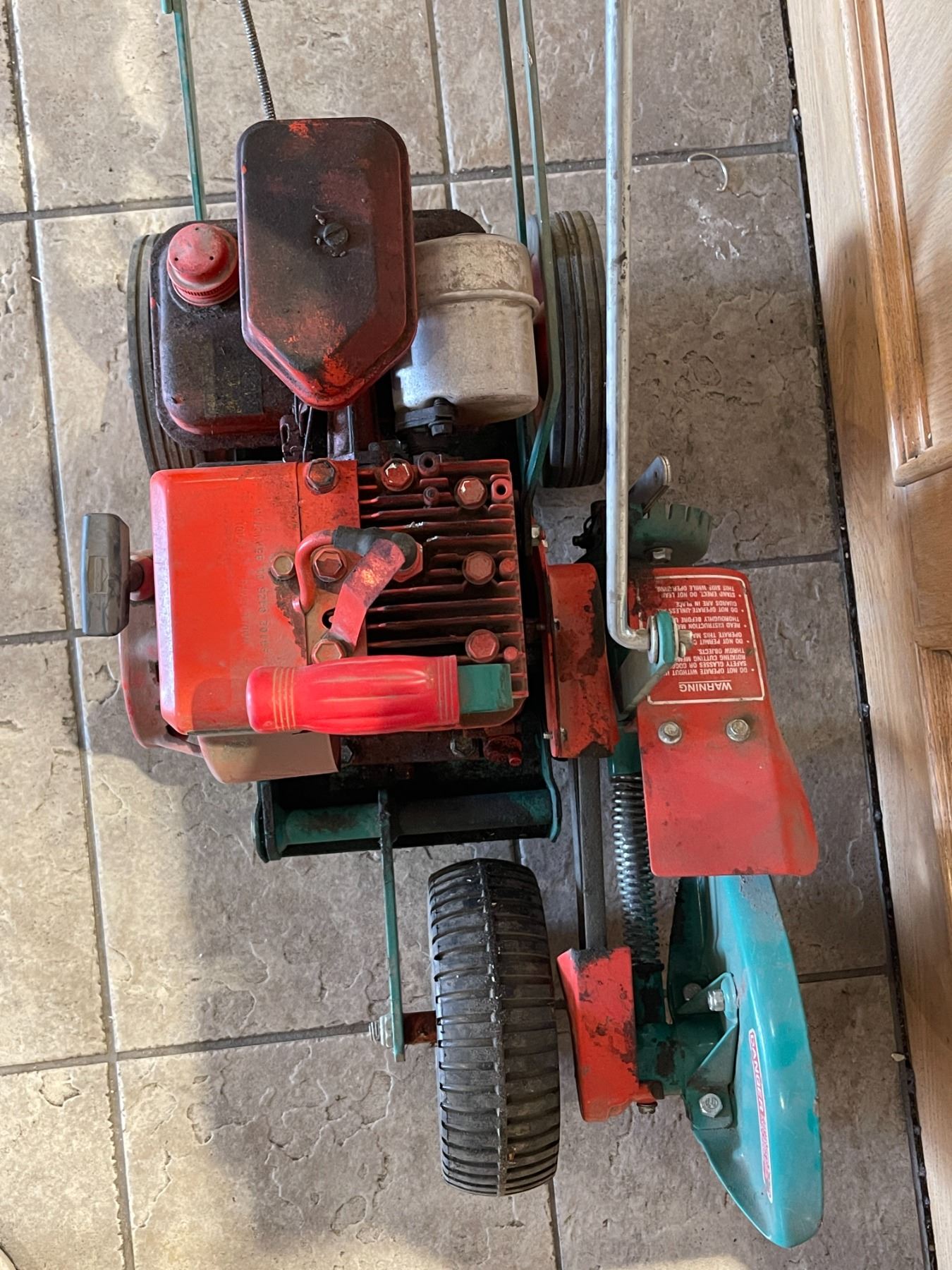 Briggs Stratton 3HP power trim lawn edger Briggs Stratton 3HP power trim lawn edger