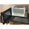 Image 2 : Panasonic inverter genius - microwave oven (approx 24" W x 18" L x 14" H)