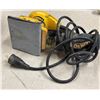 Image 2 : Dewalt - 1/4 sheet palm sander - model: D26441