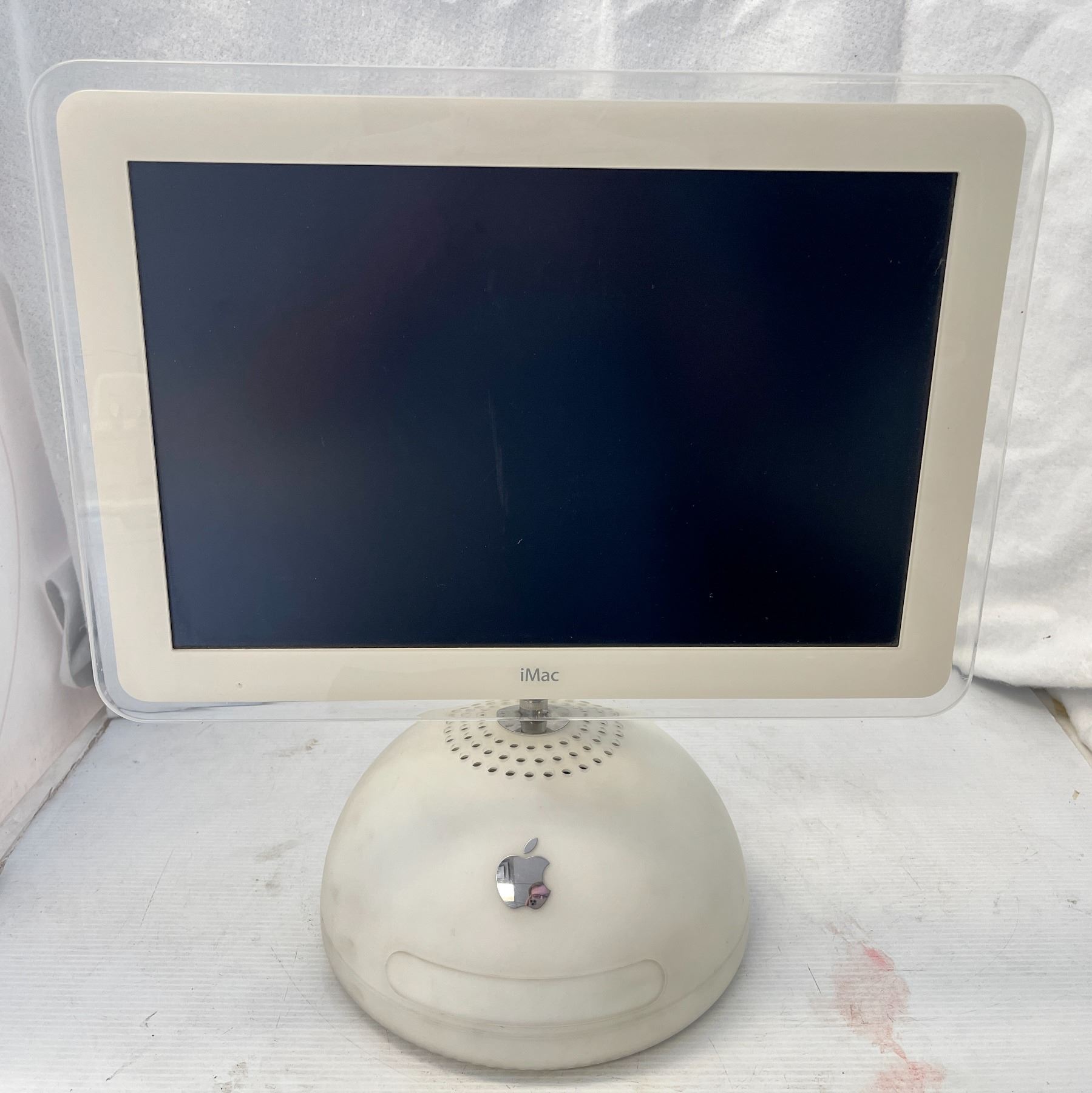 Vintage Apple computers - iMac 800Mhz/256Mb/80HD - model; M6498