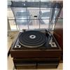 Image 2 : EDS - Manual Turntable 10M w/speakers & headphones