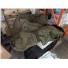 Image 2 : Pallet full of camouflage sheets & assorted blankets