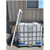Image 1 : IBC tank w/ plastic pallet
