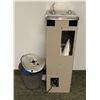 Image 1 : Water fountain w/ blue hose
