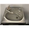 Image 2 : Water fountain w/ blue hose