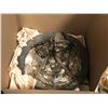Image 4 : Group of 3 decorative chandelier ceiling fixtures -