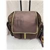 Image 2 : Makeup kit case w/ rolling travel bag