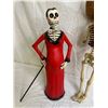 Image 2 : Set of 2 miniature skeleton props