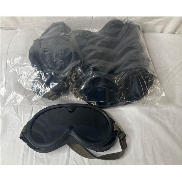 Set of 7 anti-flash goggles w/ lenses