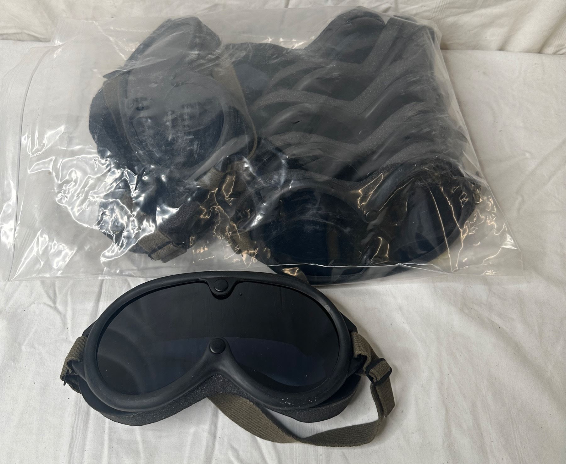 Set of 7 anti-flash goggles w/ lenses