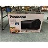 Image 2 : Panasonic NN-SG676B microwave oven w/ box