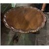 Image 2 : Antique oak coffee table 25in DIA