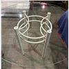 Image 2 : Glass top dining table w/metal legs approx. 51in DIA