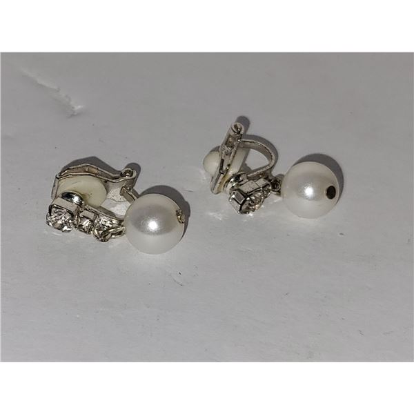 FAUX PEARL DROP CLIP ON EARRINGS