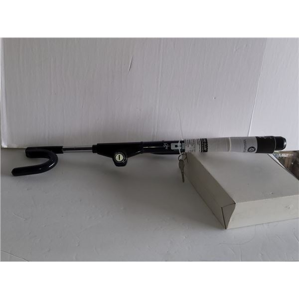 CAR CLUB STEERING WHEEL LOCK (NEW)